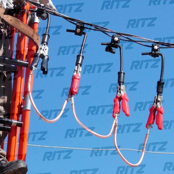 ATR13043-1 - Aplicação do Conjunto de Aterramento Temporário para Redes Secundárias (BT) Isoladas com Cabo Multiplex e Convencional com Cabo Nu